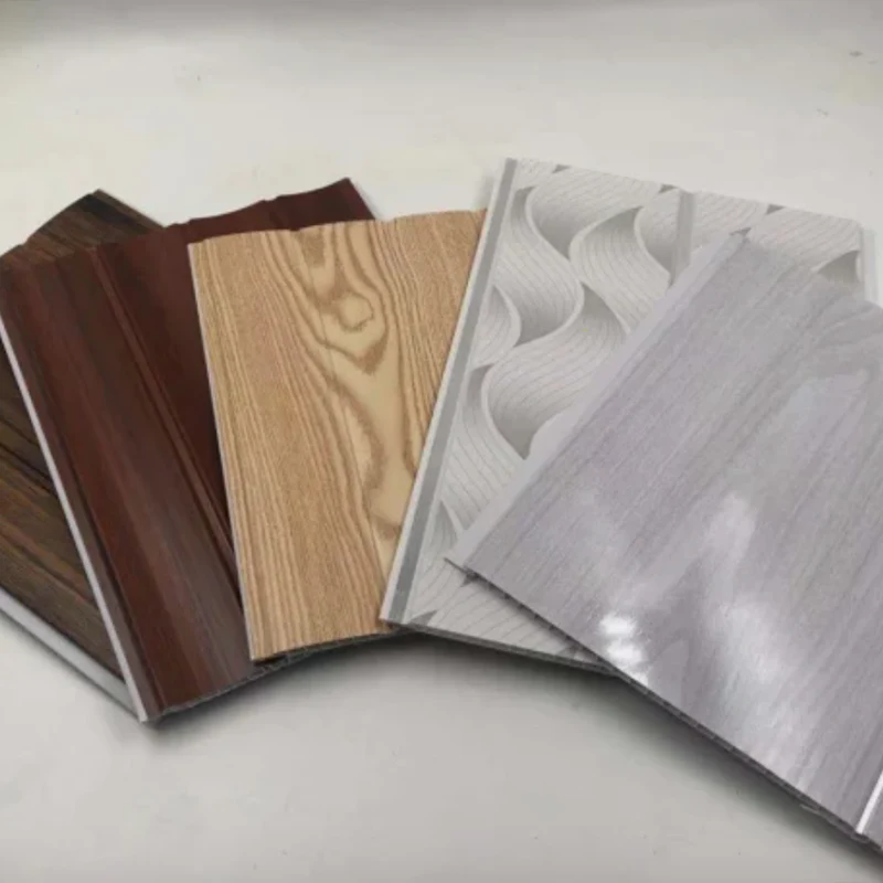 Hoe verbetert het gelamineerde PVC-plafondpaneel de oplossingen voor het binnenplafond?